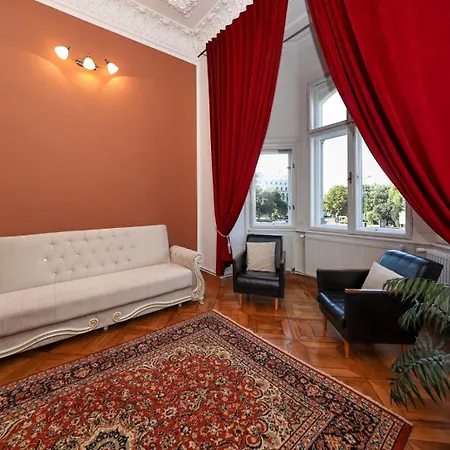 La Maman- Only Self Check-in *