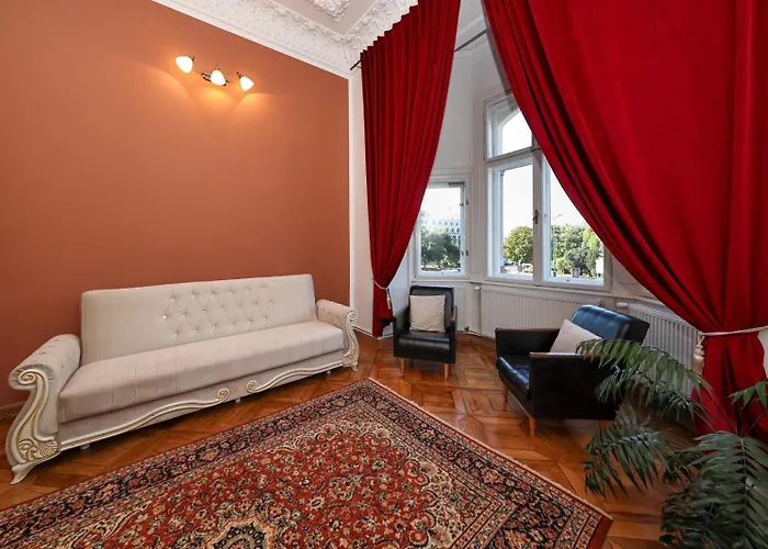 La Maman- Only Self Check-in *